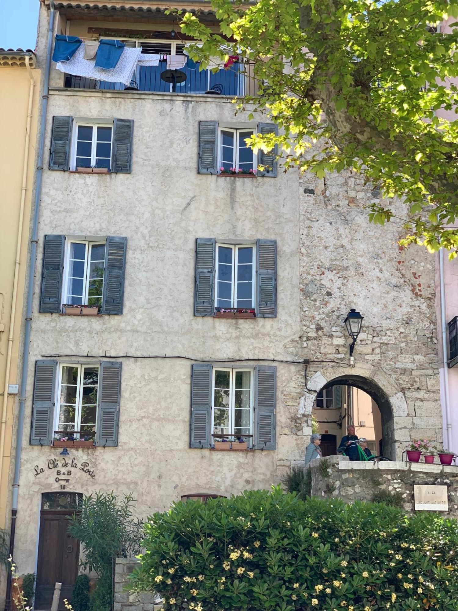 La Cle De La Porte B&B Antibes Luaran gambar